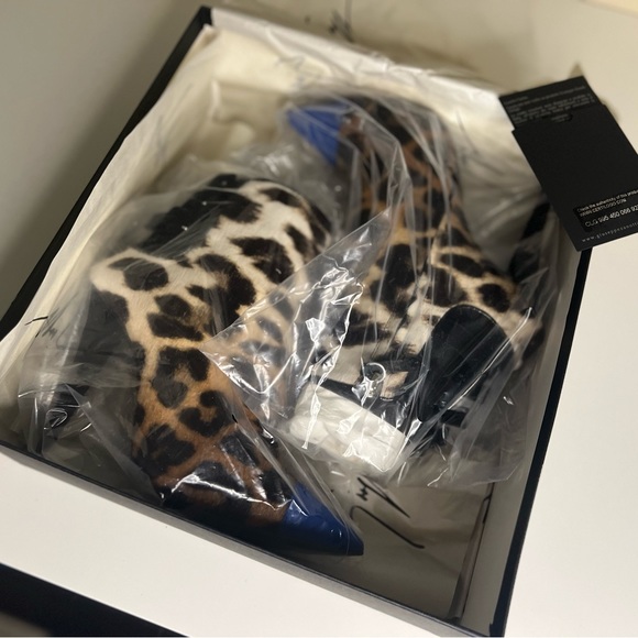 Gorgeous Giuseppe Zanotti ankle boots. BRAND NEW - NEVER WORN. Size 37 110mm. - Picture 6 of 9